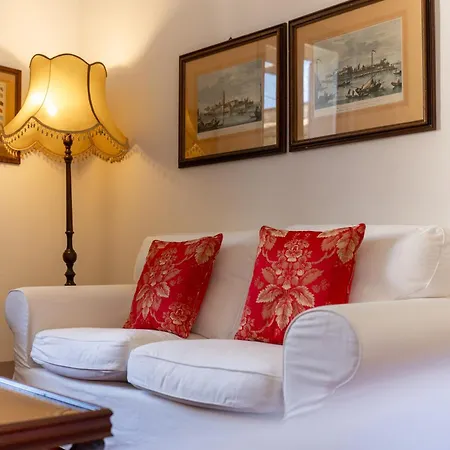 Apartment Palazzo Farini 4 *