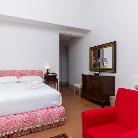 Appartamento Palazzo Farini 4 *